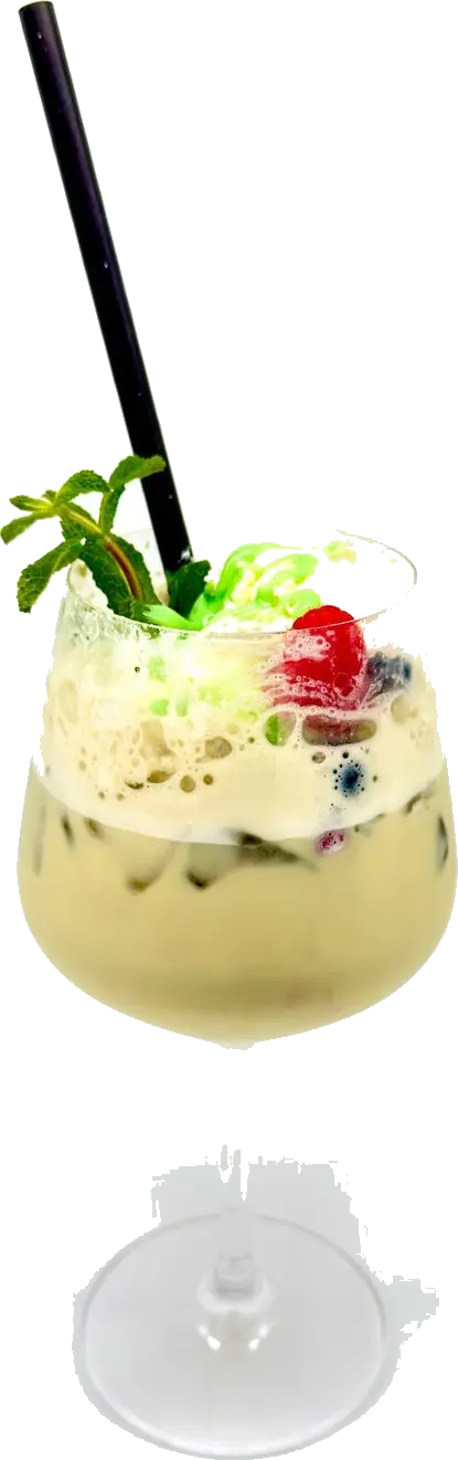 Matcha Cloud mit Beeren und Minze